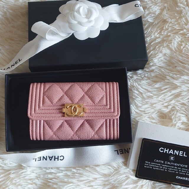 CHANEL(シャネル)のボーイシャネル　カードケース　コインケース　名刺入れ　ピンク　キャビアスキン レディースのファッション小物(名刺入れ/定期入れ)の商品写真