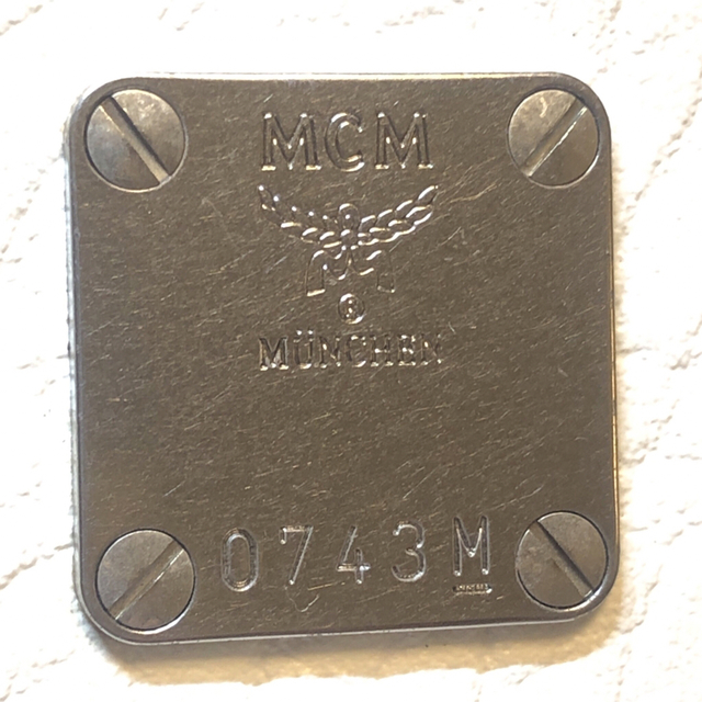 美品 全国送料無料】MCM バックパック スタッズリュック ホワイト