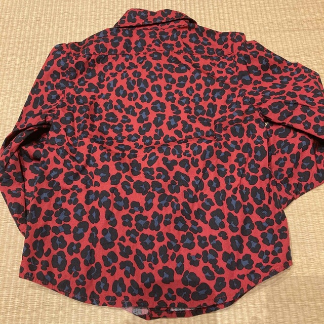 CHUBBYGANG(チャビーギャング)のシャツ　ヒョウ柄　赤色　キッズ キッズ/ベビー/マタニティのキッズ服男の子用(90cm~)(Tシャツ/カットソー)の商品写真