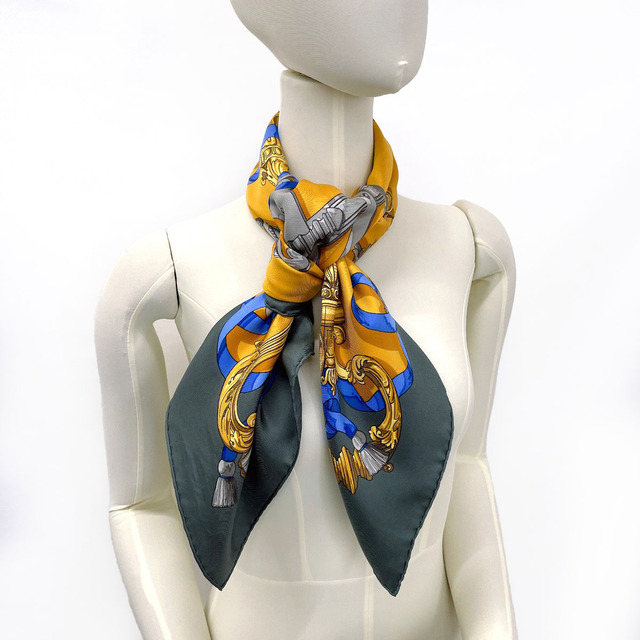 当店一番人気当店一番人気HERMES カレ90 FERRONNERIE 鉄細工 ストール
