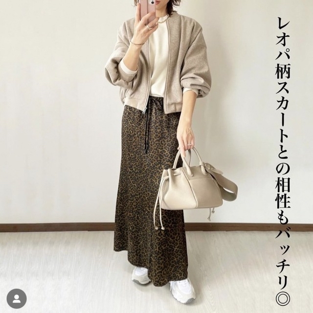 ZARA(ザラ)のZARA プラッシュボンバージャケット　M レディースのジャケット/アウター(ブルゾン)の商品写真