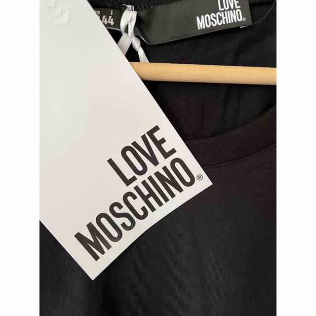 MOSCHINO(モスキーノ)の値下げMOSCHINO (モスキーノ) Tシャツ　黒　L レディースのトップス(Tシャツ(半袖/袖なし))の商品写真