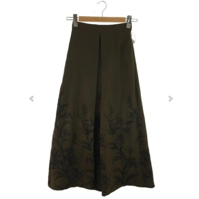 AMERI / EMBROIDERY TUCK FLARED SKIRT