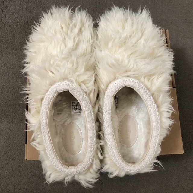 UGG(アグ)の完売希少カラーUGG Fluff Momma Sugar Tasman タスマン レディースの靴/シューズ(スリッポン/モカシン)の商品写真