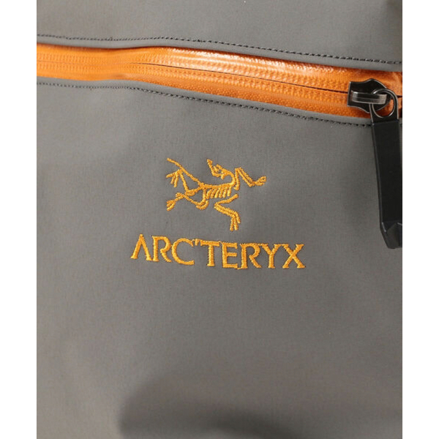 ARC’TERYX  BEAMS ARRO 8 ReBIRD ショルダーバッグ 2