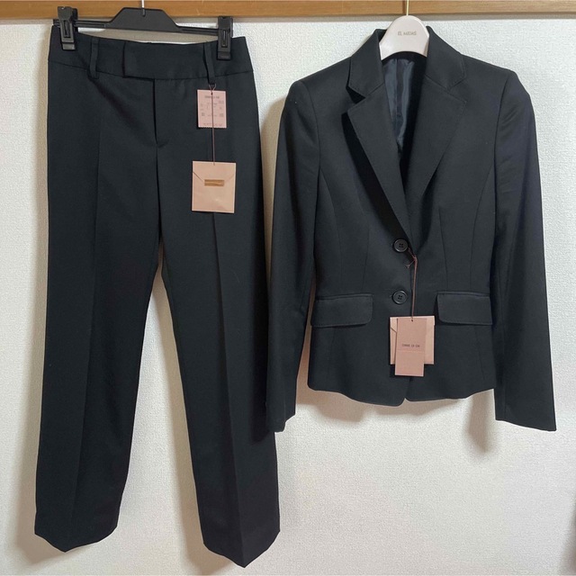 COMME CA ISM(コムサイズム)のコムサイズ　黒　スーツ　新品未使用　xs レディースのフォーマル/ドレス(スーツ)の商品写真
