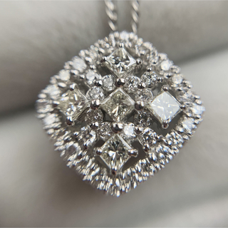 ダイヤモンド　トータル0.7カラット　プラチナネックレス　綺麗です