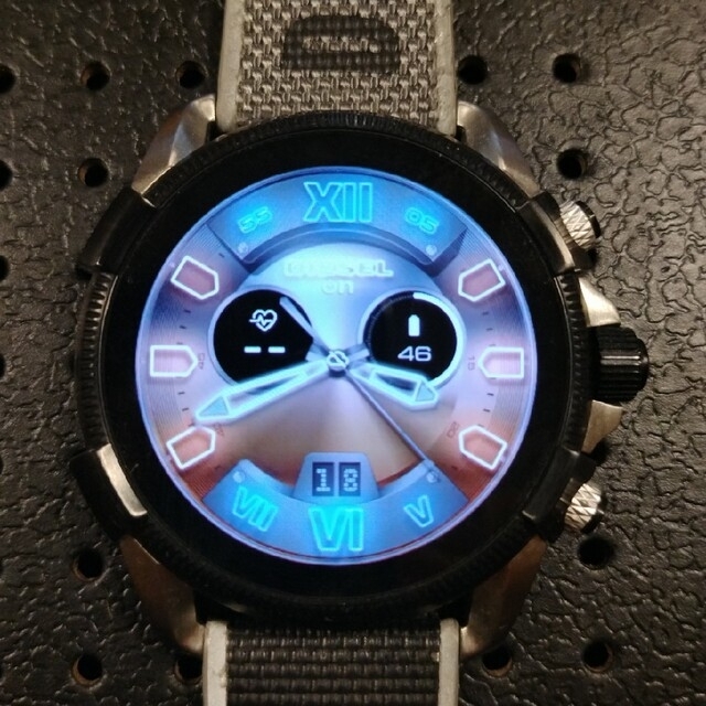 腕時計(デジタル)DIESEL スマートウォッチ DZT2012