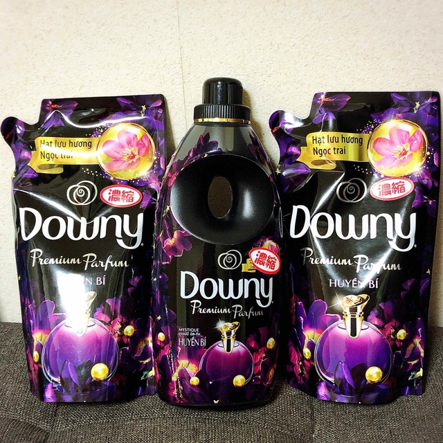 ダウニー　ミスティーク　柔軟剤　本体　詰め替え　セット　downy 黒　未使用 インテリア/住まい/日用品の日用品/生活雑貨/旅行(洗剤/柔軟剤)の商品写真