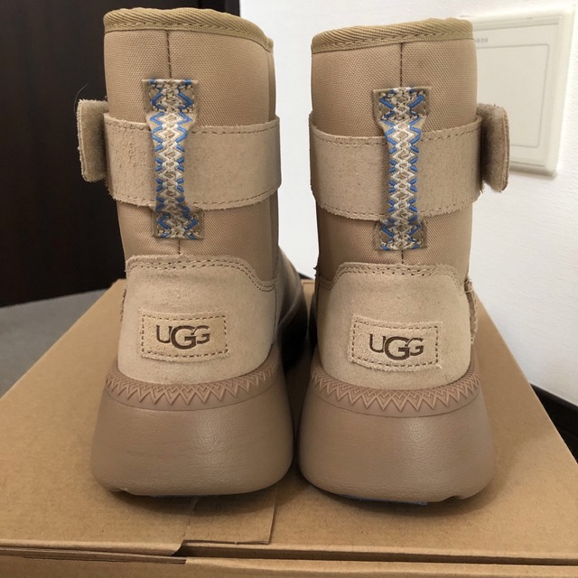 レア色サンドUGG M CLASSIC SクラシックS 24cm 男女兼用ブーツ