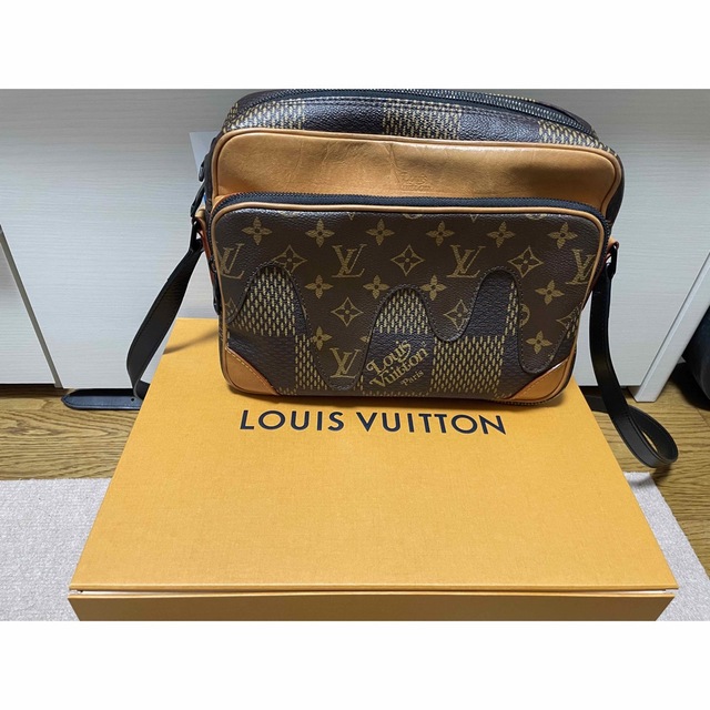 高い素材】 LOUIS VUITTON NIGO N40359 PM ナイル・メッセンジャー