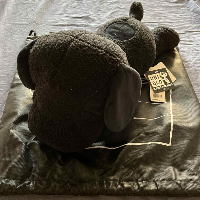 KAWS スヌーピー UNIQLO BLACK（S/L）WHITE（S） 1