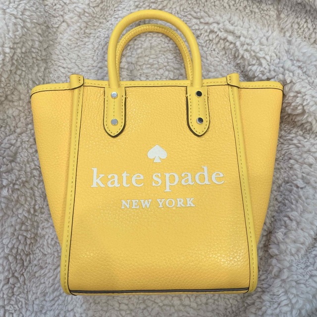 kate spade new york(ケイトスペードニューヨーク)のケイトスペード　イエロー　ミニショルダーバッグ  エラ　ミニ　トート　牛革 レディースのバッグ(ショルダーバッグ)の商品写真