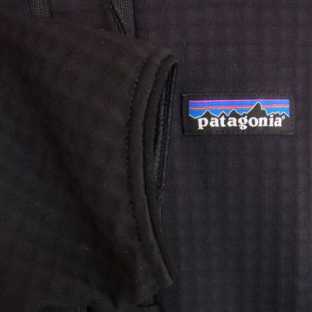 patagonia(パタゴニア)のpatagonia パタゴニア 20AW STY40110FA20 R1 プルオーバー ハーフジップ フリース ジャケット ブラック系 M【中古】 メンズのジャケット/アウター(その他)の商品写真