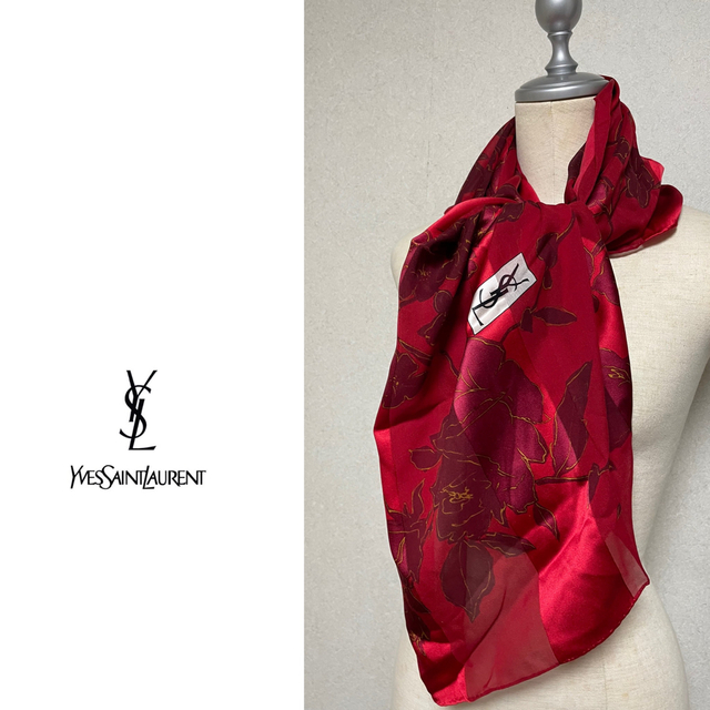 Yves Saint Laurent(イヴサンローラン)のイヴサンローラン  薔薇柄大判スカーフ　 レディースのファッション小物(バンダナ/スカーフ)の商品写真