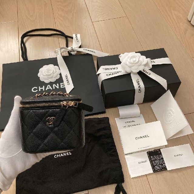 現金特価】 新品未使用CHANELシャネル クラシック スモール