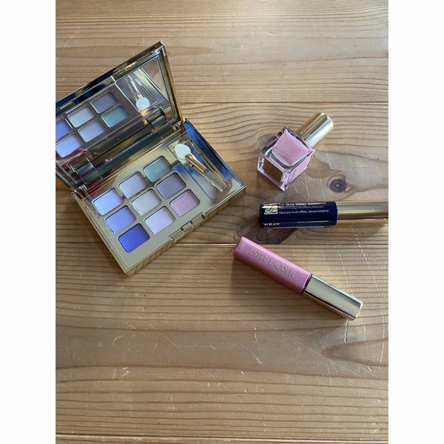 Estee Lauder(エスティローダー)の新品 エスティローダー コスメ/美容のキット/セット(コフレ/メイクアップセット)の商品写真