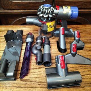 ダイソン(Dyson)の6⃣Ｖ８.SV10.メンテナンス済みです。カスタマイズ可能です。(掃除機)