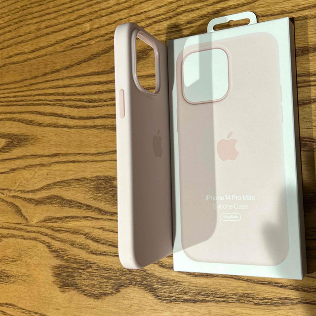 Apple(アップル)の【美品】iPhone14ProMax シリコーンケース/チョークピンク スマホ/家電/カメラのスマホアクセサリー(モバイルケース/カバー)の商品写真