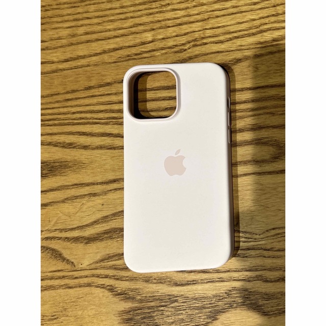 Apple(アップル)の【美品】iPhone14ProMax シリコーンケース/チョークピンク スマホ/家電/カメラのスマホアクセサリー(モバイルケース/カバー)の商品写真