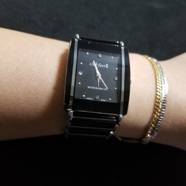 腕時計　ブラックメタル　稼働中　ストーン メンズの時計(金属ベルト)の商品写真