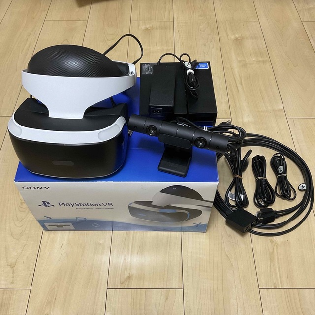 PlayStation VR(プレイステーションヴィーアール)のPlayStation VR CUH-ZVR1 エンタメ/ホビーのゲームソフト/ゲーム機本体(家庭用ゲーム機本体)の商品写真