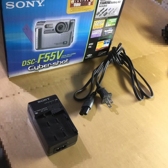 SONY(ソニー)のSONY DSC-F55V サイバーショット スマホ/家電/カメラのカメラ(コンパクトデジタルカメラ)の商品写真