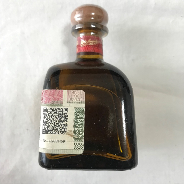 送料込 新品 テキーラ ドンフリオ Don Julio メキシコ 酒  食品/飲料/酒の酒(その他)の商品写真