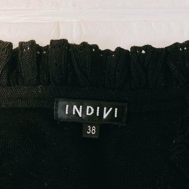 INDIVI(インディヴィ)のINDIVI   インディヴィ　ニット　フリル　ブラック　黒 レディースのトップス(ニット/セーター)の商品写真