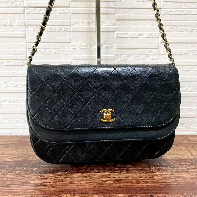 CHANEL(シャネル)のシャネル マトラッセ Wフラップ チェーン ショルダー バッグ ゴールド金具 レディースのバッグ(ショルダーバッグ)の商品写真