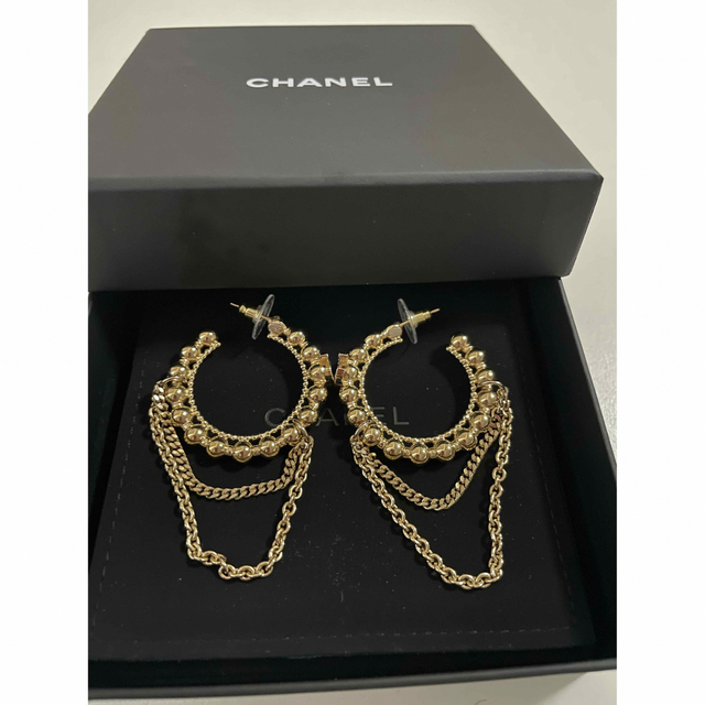 CHANEL(シャネル)のシャネル　フープピアス　ゴールド　美品 レディースのアクセサリー(ピアス)の商品写真