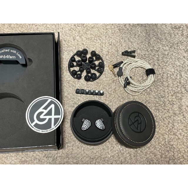 64 AUDIO U18s スマホ/家電/カメラのオーディオ機器(ヘッドフォン/イヤフォン)の商品写真