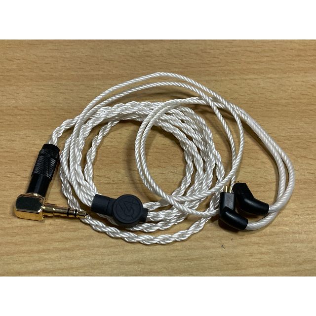 64 AUDIO U18s スマホ/家電/カメラのオーディオ機器(ヘッドフォン/イヤフォン)の商品写真