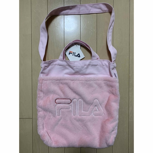 FILA(フィラ)の【新品】 FILA ボアトートバッグ◆ホワイト＆ピンク◆２点セット◆匿名配送 レディースのバッグ(トートバッグ)の商品写真