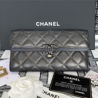 シャネル(CHANEL)のCHANEL レア美品✨マトラッセ　ブラック×ゴールドラメ　フラップウォレット(財布)