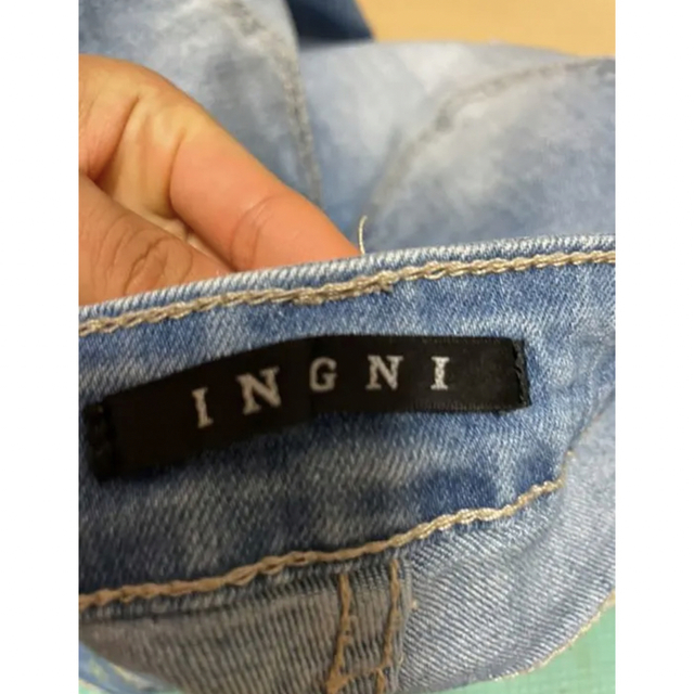 INGNI(イング)のINGNI ダメージジーンズ レディースのパンツ(デニム/ジーンズ)の商品写真