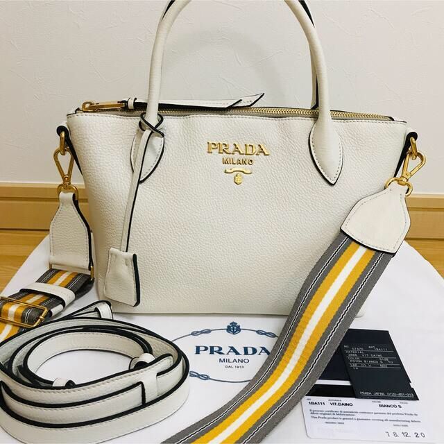 PRADA レザーハンドバッグ ショルダー　ストラップ有り