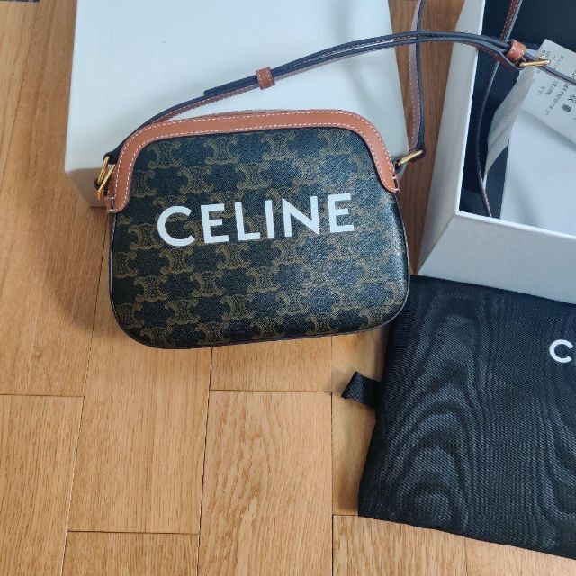 直営店に限定 celine - スモールカメラバッグ トリオンフキャンバス