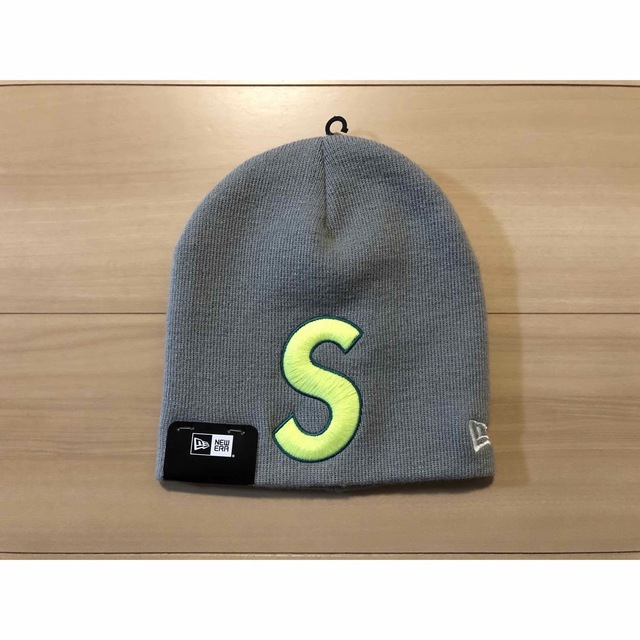 シュプリーム　New Era S Logo Beanie　グレー