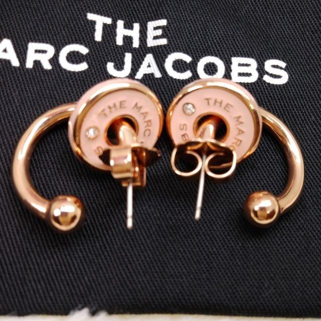 MARC JACOBS(マークジェイコブス)の美品【マークジェイコブス】 ザ メダリオン フープ ピアス リバーシブル レディースのアクセサリー(ピアス)の商品写真