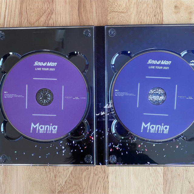 Snow Man(スノーマン)のSnowMan LIVE TOUR 2021 Mania 初回盤 Blu-ray エンタメ/ホビーのタレントグッズ(アイドルグッズ)の商品写真
