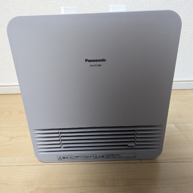 Panasonic(パナソニック)のパナソニック セラミックファンヒーター DS-FS1200-W(1台) スマホ/家電/カメラの冷暖房/空調(電気ヒーター)の商品写真