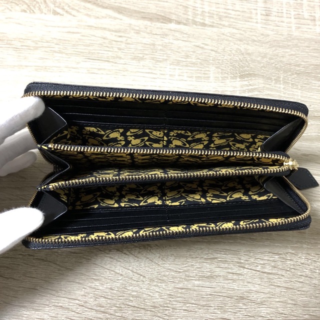 格安販売の 未使用品 未使用品 Vivienne Westwood Vivienne 長財布 長