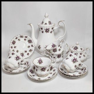 ロイヤルアルバート(ROYAL ALBERT)のロイヤルアルバート　スウィートバイオレット　ティーセット(食器)