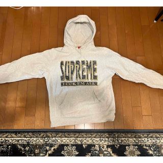 シュプリーム(Supreme)のシュプリーム　Hooded supreme(パーカー)