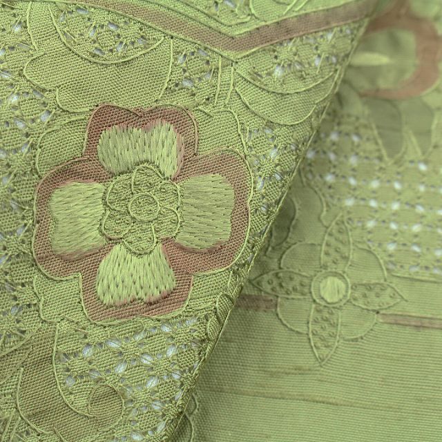 ワントーンの【三大刺繍】　エレガントな【華文】【唐花文】　美品の袋帯です