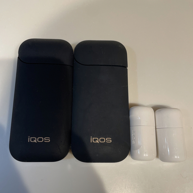 IQOS(アイコス)のiQOS タバコヒーティングシステム2.4 メンズのファッション小物(タバコグッズ)の商品写真