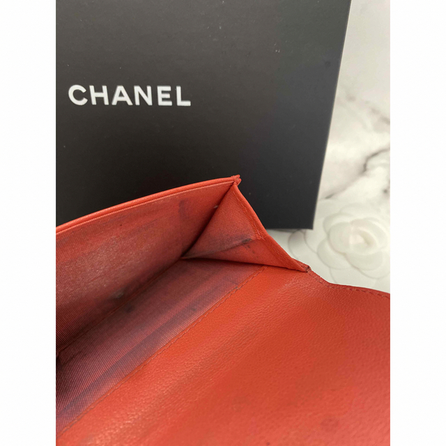 CHANEL(シャネル)の【美品☆28番台】CHANEL ココマーク コンパクトウォレット/レッド レディースのファッション小物(財布)の商品写真