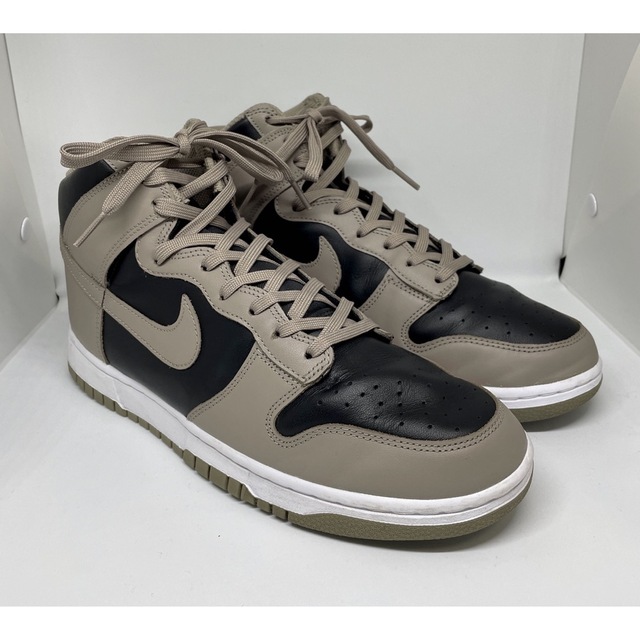 NIKE(ナイキ)のNIKE WMNS DUNK HIGH MOON FOSSIL メンズの靴/シューズ(スニーカー)の商品写真