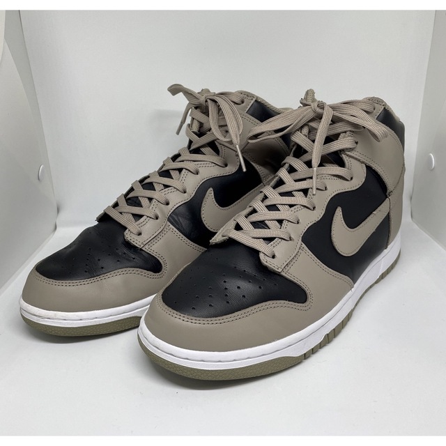 NIKE(ナイキ)のNIKE WMNS DUNK HIGH MOON FOSSIL メンズの靴/シューズ(スニーカー)の商品写真